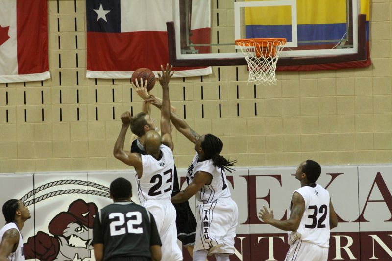 TAMIU BB v OC - 467