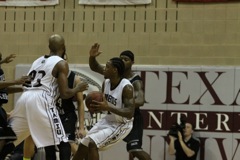 TAMIU BB v OC - 033