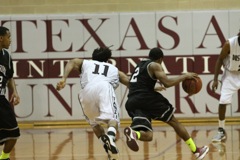 TAMIU BB v OC - 420