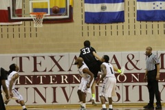 TAMIU BB v OC - 435