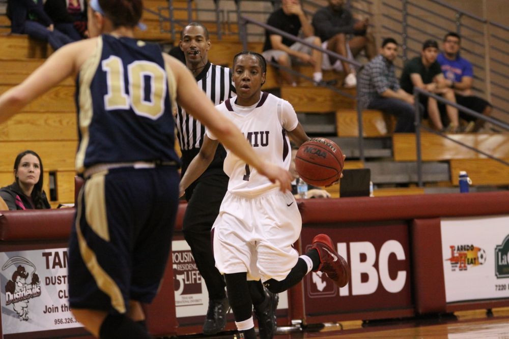 TAMIU BB v StEd - 102