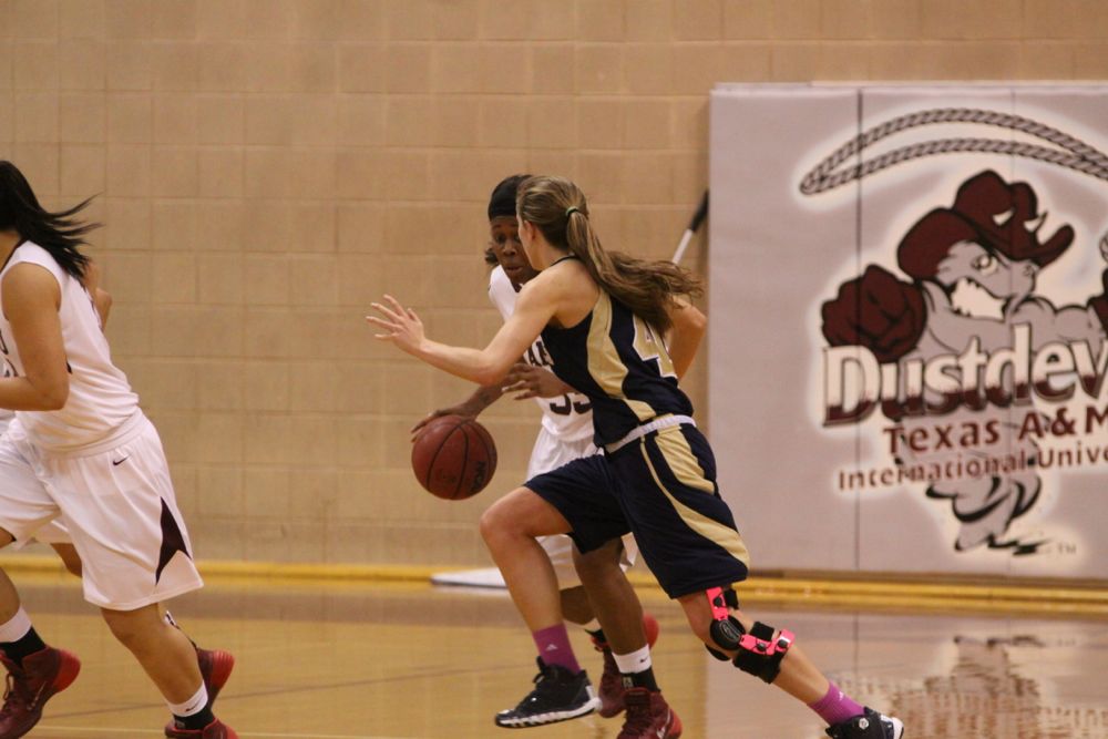 TAMIU BB v StEd - 042