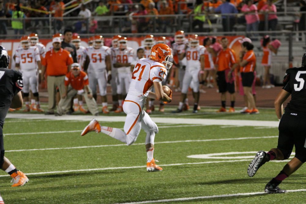 UHS FB v USHS - 011