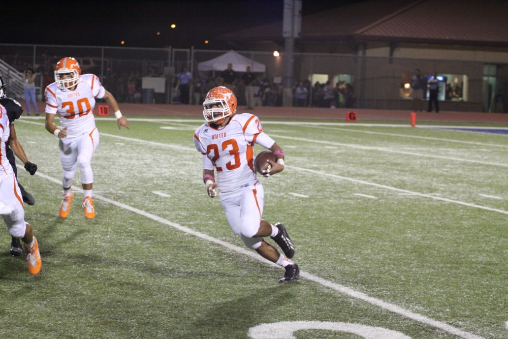 UHS FB v USHS - 049